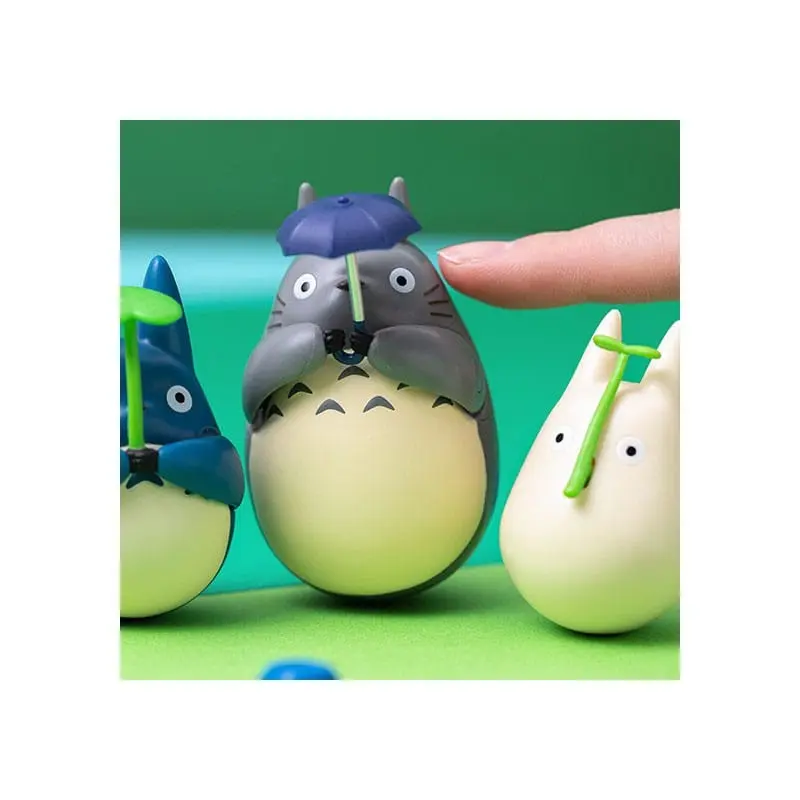 Mon voisin Totoro figurine culbuto Small Totoro with leaf 5 cm | 4970381496630