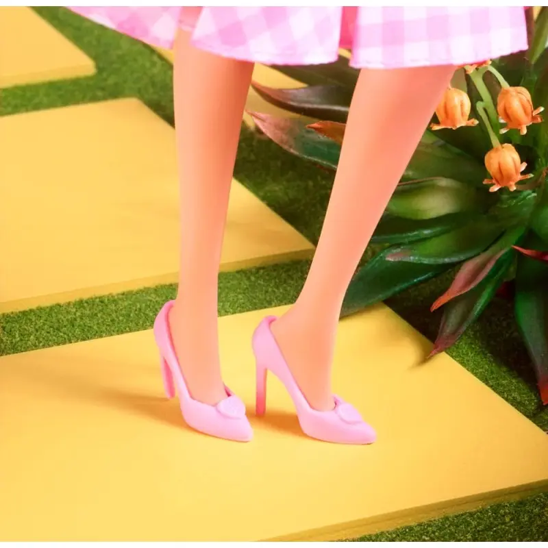 Barbie The Movie poupée Barbie in Pink Gingham Dress | 0194735160709
