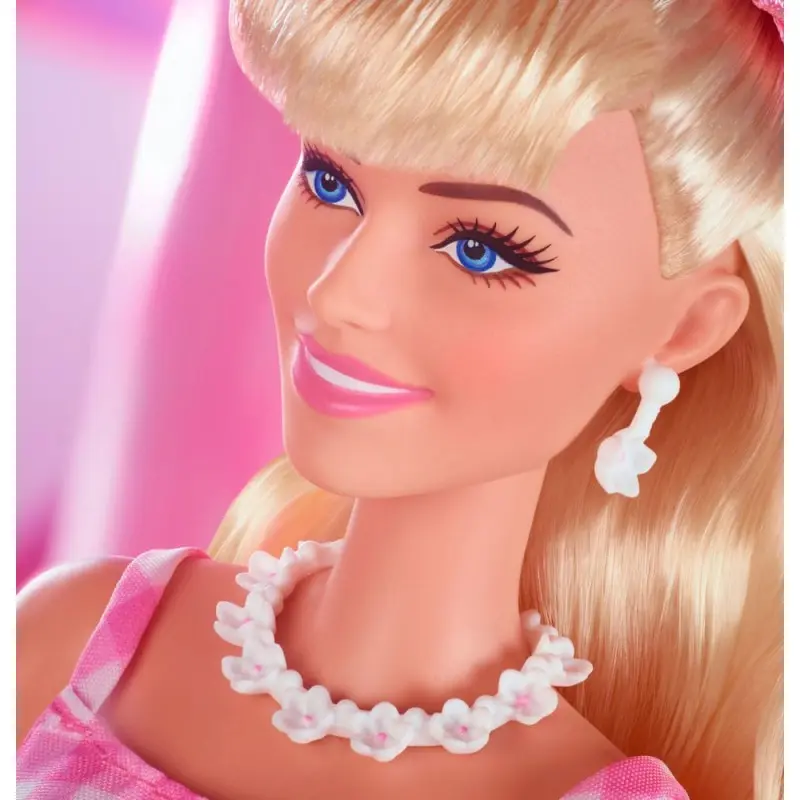 Barbie The Movie poupée Barbie in Pink Gingham Dress | 0194735160709
