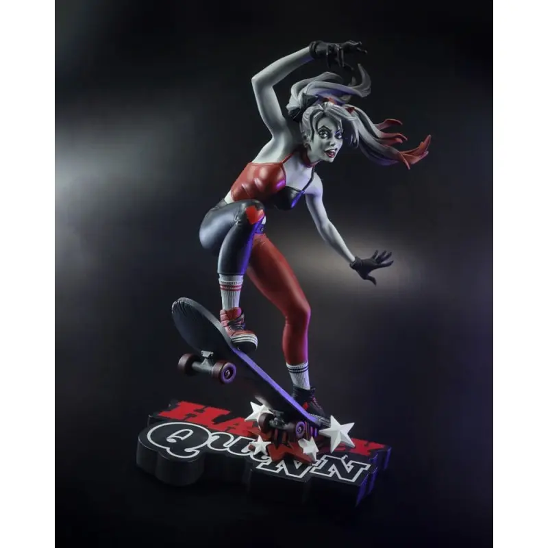 DC Direct statuette 1/10 Harley Quinn: Red, White & Black Harley Quinn by Ivan Tao 20 cm | 0787926302288