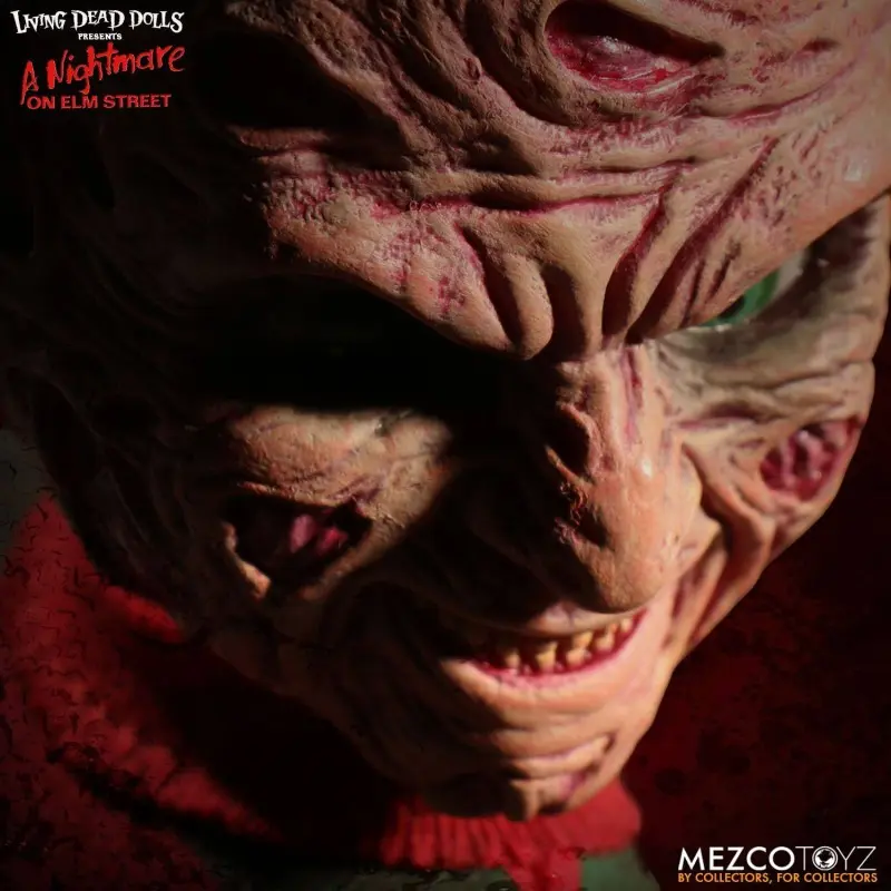 Freddy Les Griffes de la nuit poupée sonore Freddy Krueger 25 cm | 0696198994001