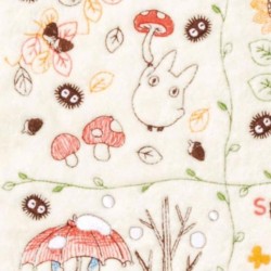 My Neighbor Totoro Handdoek Krans van Noten 25 x 25 cm      | 4992272648904