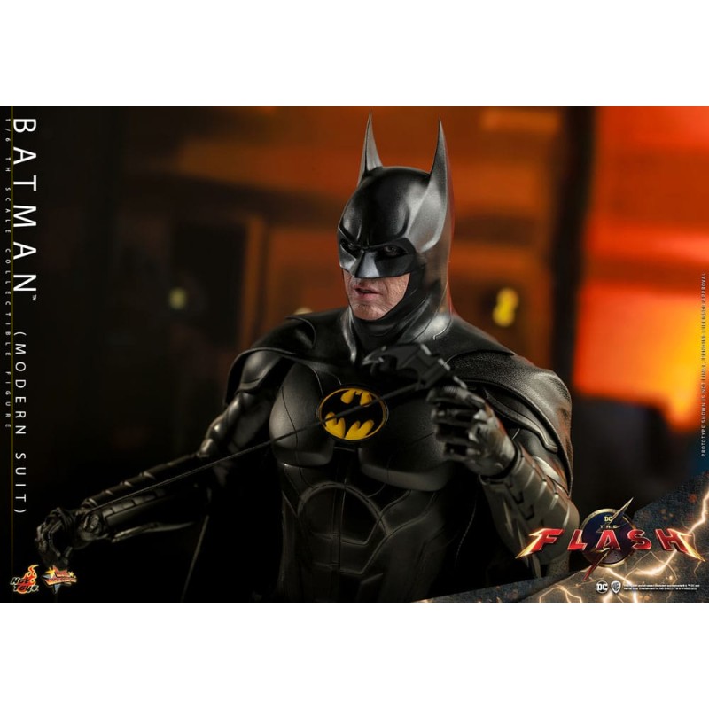 The Flash figurine Movie Masterpiece 1/6 Batman (Modern Suit) 30 cm | 4895228614636