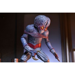 Infinity Survivors Ultimate Metaluna Mutant Figuur 18 cm | 0634482154007
