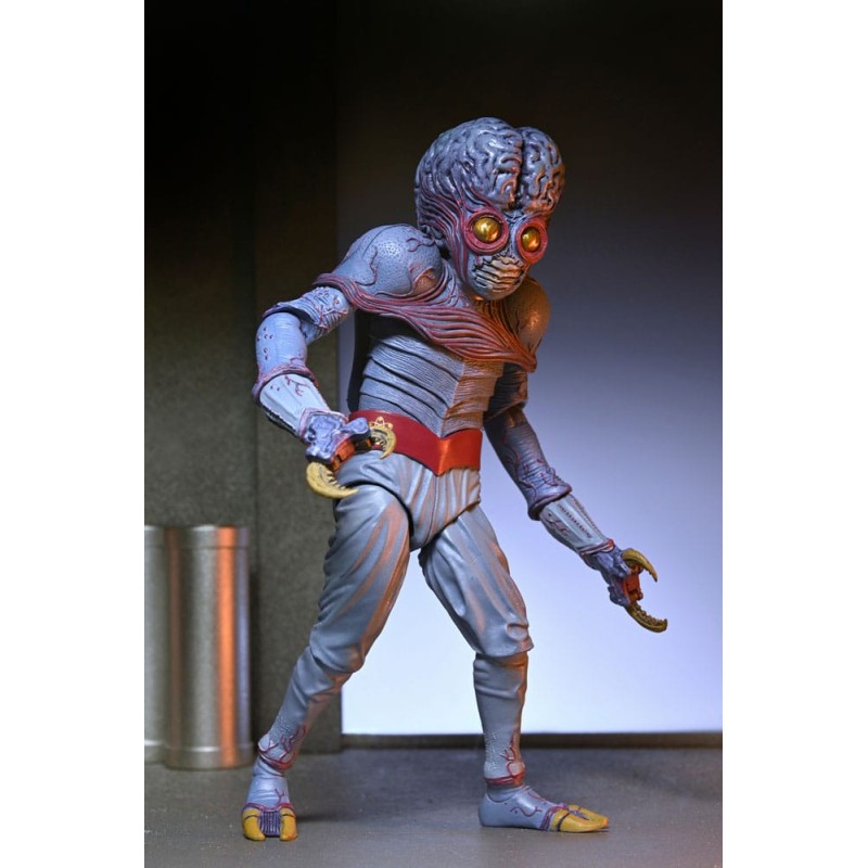 Infinity Survivors Ultimate Metaluna Mutant Figuur 18 cm | 0634482154007