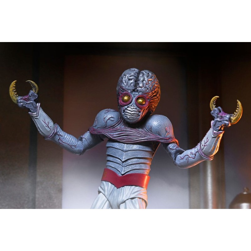 Infinity Survivors Ultimate Metaluna Mutant Figuur 18 cm | 0634482154007