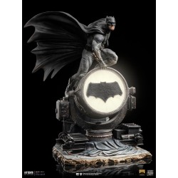 Zack Snyder's Justice League Deluxe Art Scale Statue 1/10 Batman on Batsignal 28 cm | 0618231951222