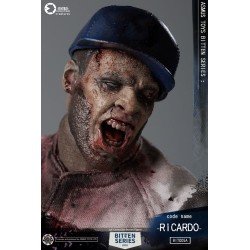 Bitten figurine 1/6 Ricardo 28 cm | 4713294721334