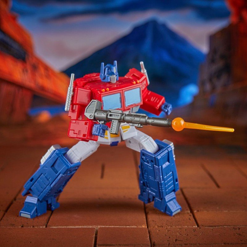 The Transformers: The Movie Generations Studio Series Commander Class figurine Optimus Prime 18 cm | 5010996211835