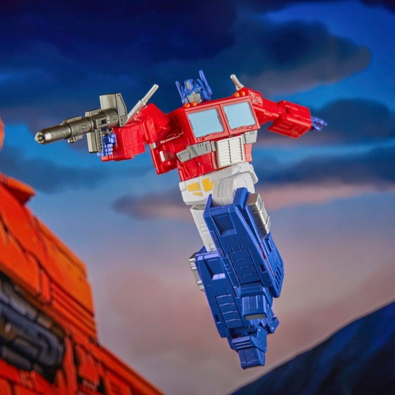 The Transformers: The Movie Generations Studio Series Commander Class figurine Optimus Prime 18 cm | 5010996211835