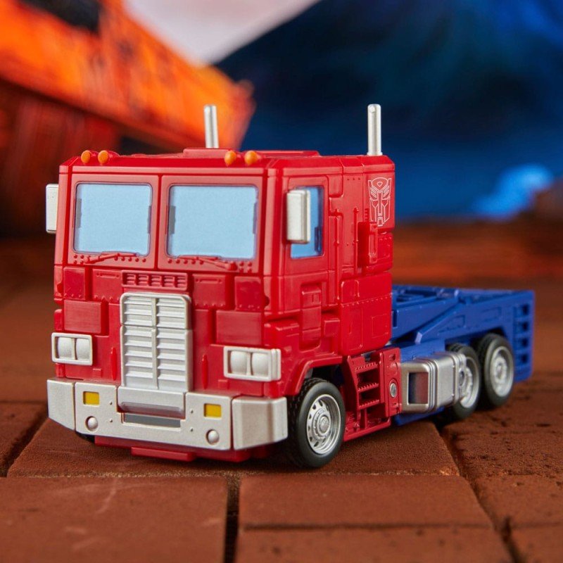 The Transformers: The Movie Generations Studio Series Commander Class figurine Optimus Prime 18 cm | 5010996211835
