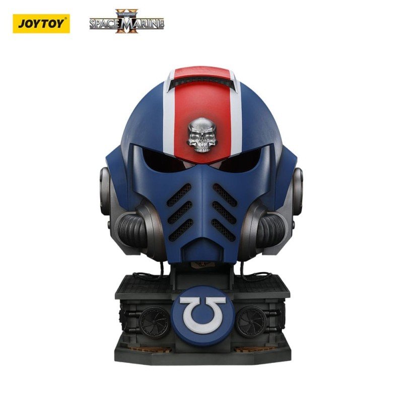 Warhammer 40,000: Space Marine 2 replique Ultramarines Lieutenant Titus casque avec présentoir 44 cm | 6927054401697