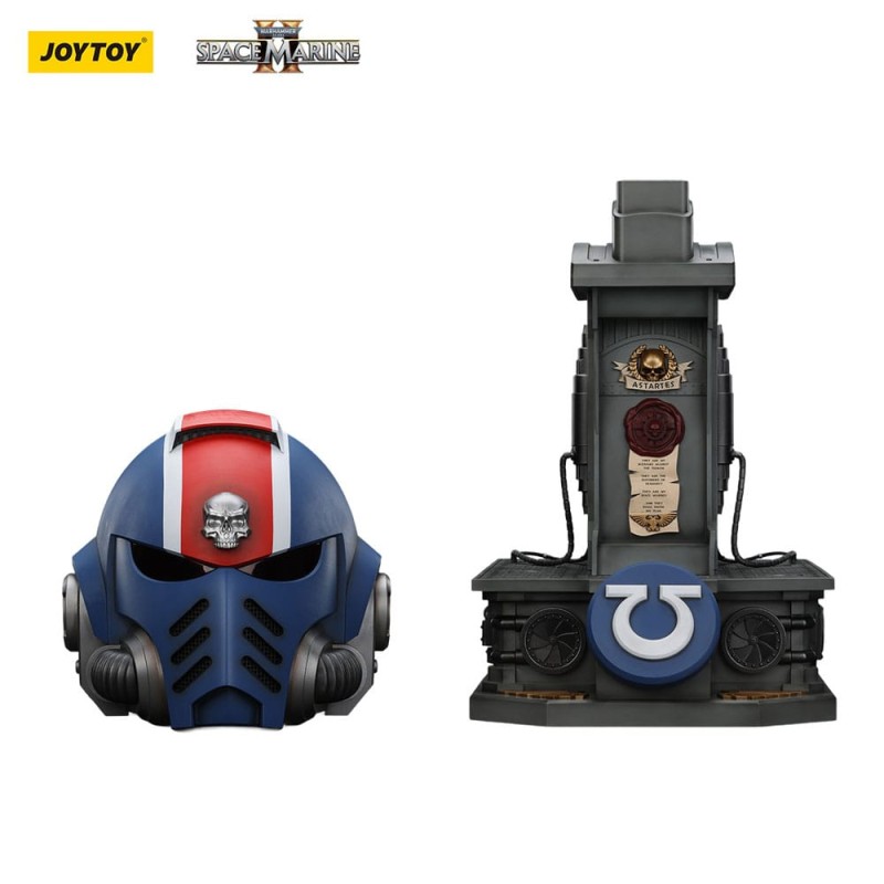 Warhammer 40,000: Space Marine 2 replique Ultramarines Lieutenant Titus casque avec présentoir 44 cm | 6927054401697
