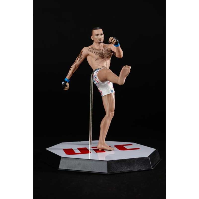 UFC Posed statuette Max Holloway 18 cm | 0787926104431