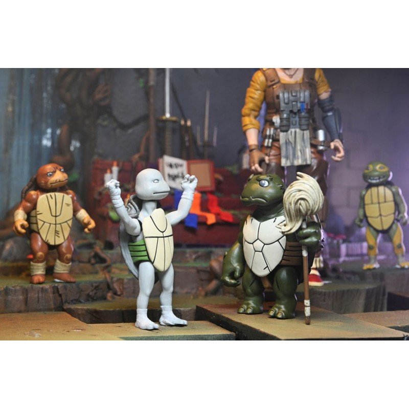 Teenage Mutant Ninja Turtles: The Last Ronin figurine Handyman Ultimate Casey Marie with Baby Odyn & Uno 17 cm | 0634482544099
