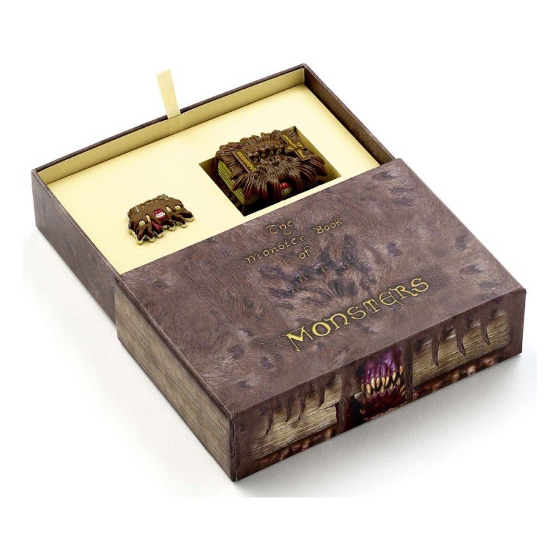 Harry Potter: Monster Book Porte-clés et Badge à épingle Coffret cadeau | 5055583462801