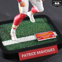 NFL Kansas City Chiefs statuette 1/6 Patrick Mahomes 30 cm | 0787926104097