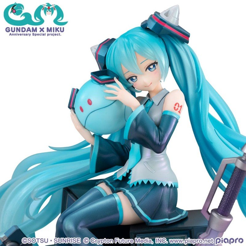 Mobile Suit Gundam x Hatsune Miku statuette PVC Lucrea Hatsune Miku x OO Gundam 45th Anniversary 17 cm | 4535123847608