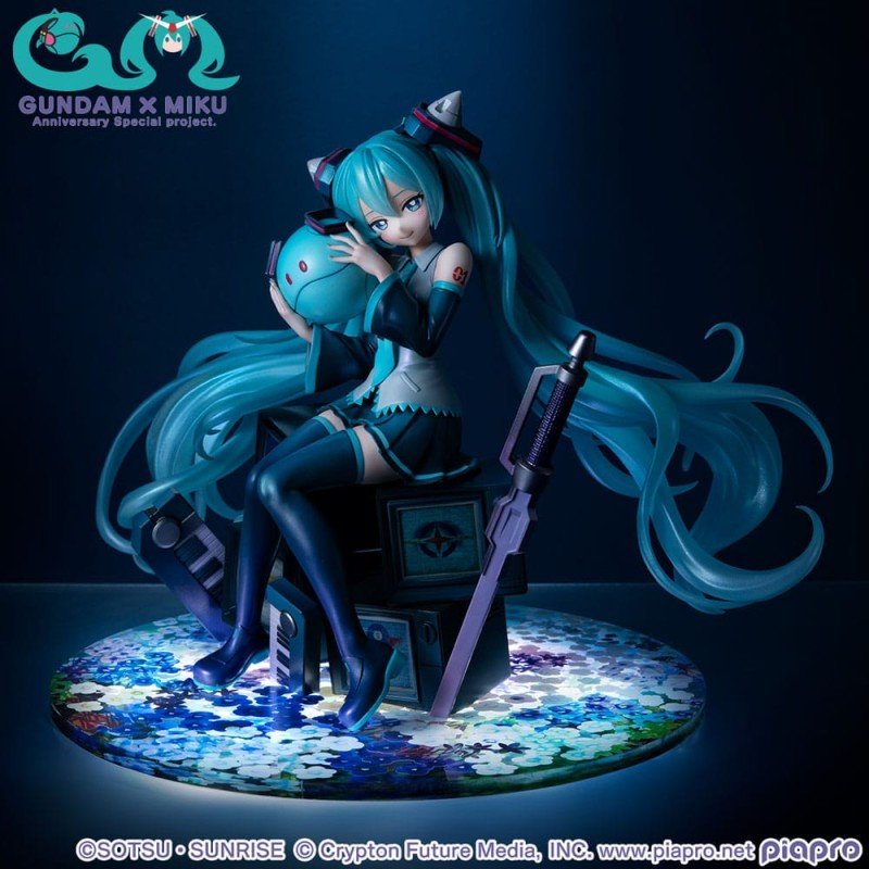 Mobile Suit Gundam x Hatsune Miku statuette PVC Lucrea Hatsune Miku x OO Gundam 45th Anniversary 17 cm | 4535123847608