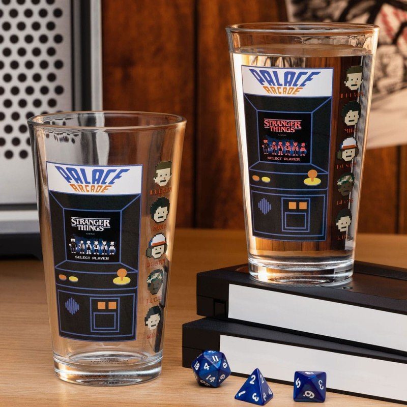 Stranger Things Verre à boire avec effet thermique Arcade 400 ml | 5055964793593