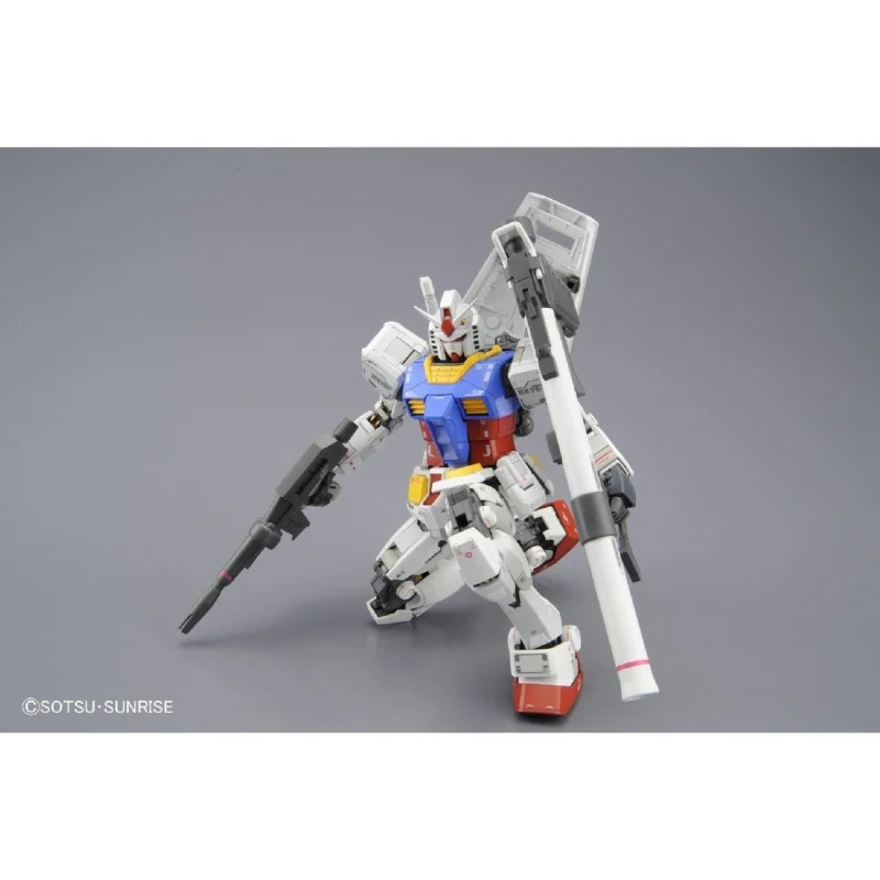 Gundam - Model Kit MG 1/100 - RX-78-2 Gundam Ver.3.0 | 4573102616104