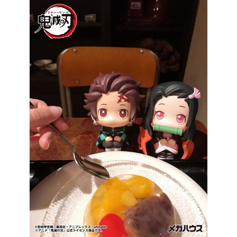 Demon Slayer Kimetsu no Yaiba statuette PVC Look Up Tanjiro Kamado 11 cm