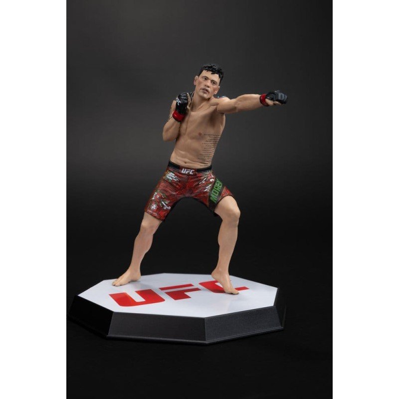 UFC Posed PVC Statue Brandon Moreno 16 cm