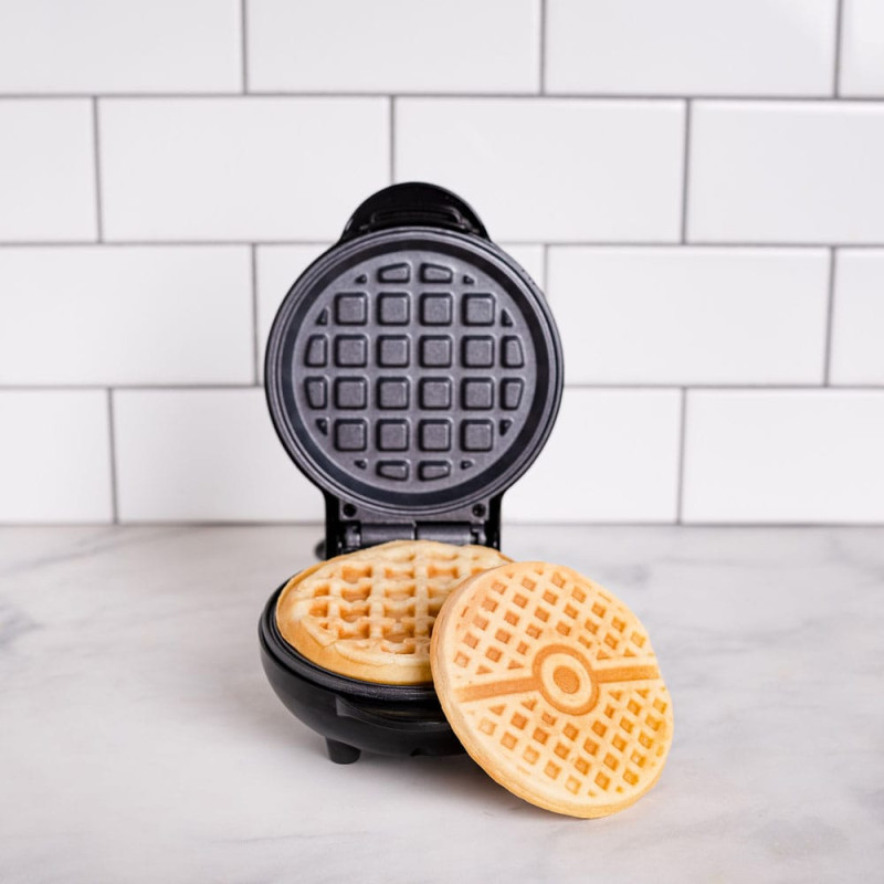 Pokémon - Waffle Iron - Pokeball