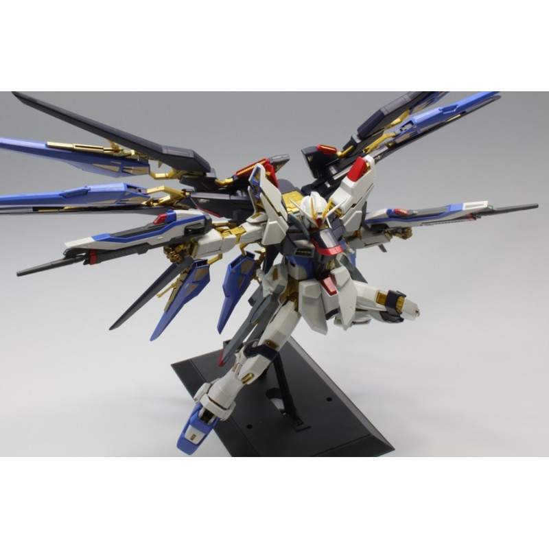 Gundam - Model Kit PG (Perfect Grade) 1/60 - ZGMF-X20A Strike Freedom Gundam