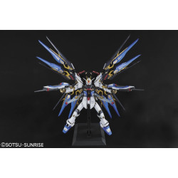Gundam - Model Kit PG (Perfect Grade) 1/60 - ZGMF-X20A Strike Freedom Gundam
