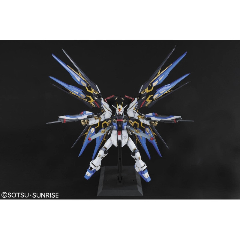 Gundam - Model Kit PG (Perfect Grade) 1/60 - ZGMF-X20A Strike Freedom Gundam