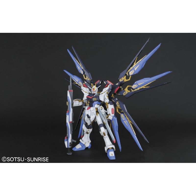 Gundam - Model Kit PG (Perfect Grade) 1/60 - ZGMF-X20A Strike Freedom Gundam