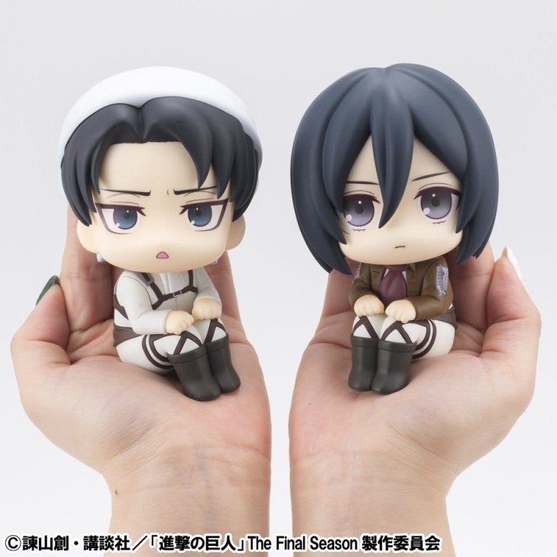 Attack on Titan statuetten PVC Look Up Levi Cleaning up Ver. & Mikasa Ackerman (with gift) 11 cm           