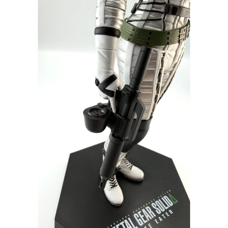 Metal Gear Solid: Snake Eater PVC Figure The Boss 20 cm        