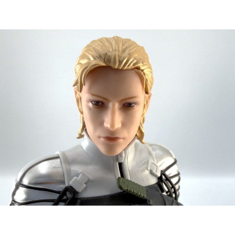 Metal Gear Solid: Snake Eater PVC Figure The Boss 20 cm        