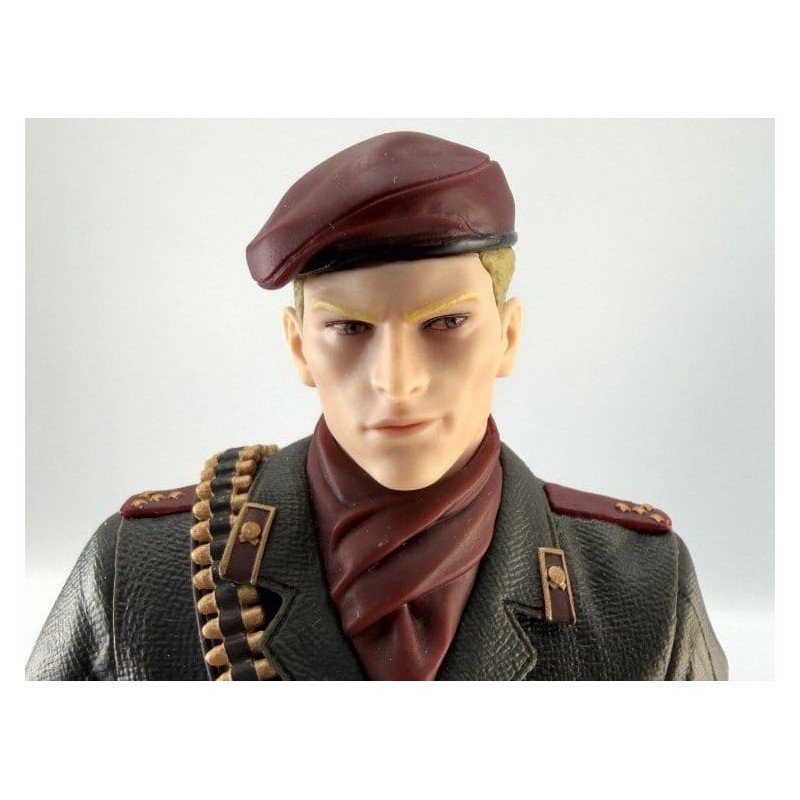 Metal Gear Solid: Snake Eater figurine PVC Ocelot 20 cm        