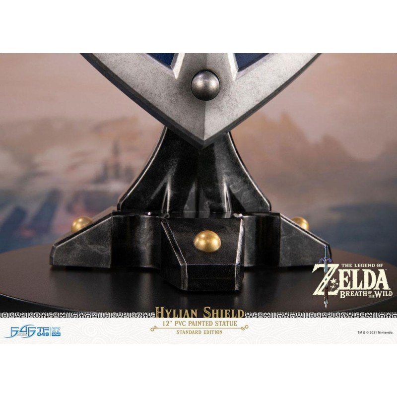 The Legend of Zelda Breath of the Wild statuette PVC Hylian Shield Standard Edition 29 cm