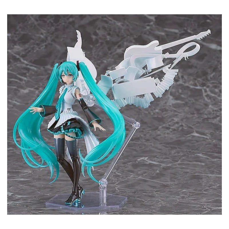 Character Vocal Series 01: Hatsune Miku Plastic Model Kit Plamatea Happy 16th Birthday Ver. 16 cm