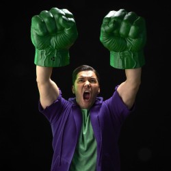 The Incredible Hulk Marvel Legends Poings de Cosplay Premium
