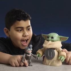 Star Wars: The Mandalorian & Grogu figurine électronique Câlins Grogu & Anzellan 17 cm