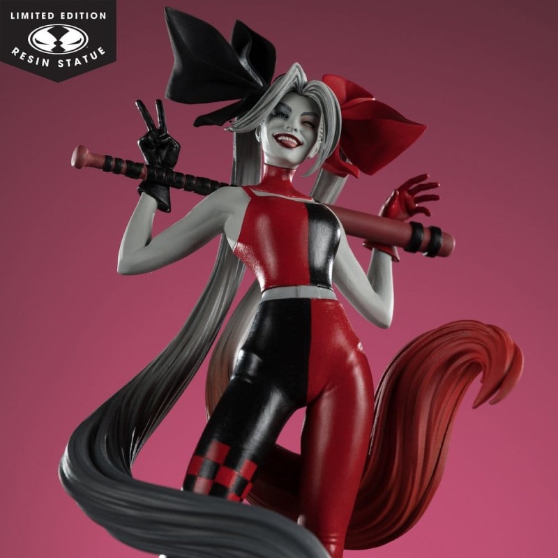 DC Direct Harley Quinn: Red, White & Black Statue 1/10 Harley Quinn by Alex Garner 21 cm