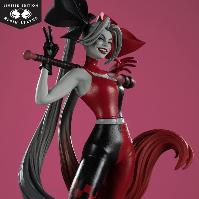 DC Direct Harley Quinn: Red, White & Black Statue 1/10 Harley Quinn by Alex Garner 21 cm