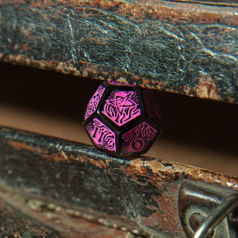 Q-Workshop - Dice Set (7 Dés) - Call of Cthulhu 7ème édition - Black & Magenta | 5907699495986