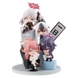 Blue Archive figurine PVC FigUnity 14 cm (with gift)