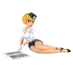 Natacha Resin statuette Pause Lecture 15 cm