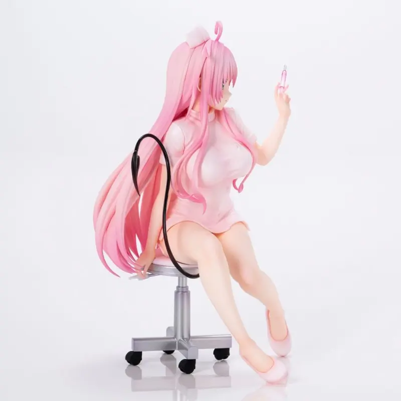 To Love-Ru Darkness statuette PVC Lara Satalin Deviluke Nurse Cos 26 cm | 4589642714545