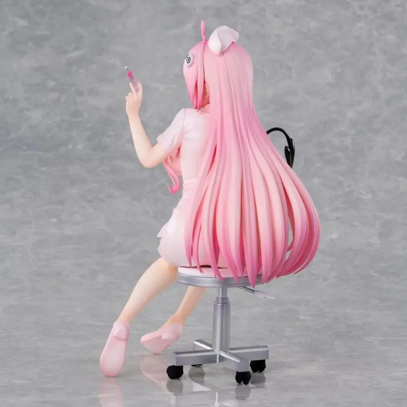 To Love-Ru Darkness statuette PVC Lara Satalin Deviluke Nurse Cos 26 cm | 4589642714545