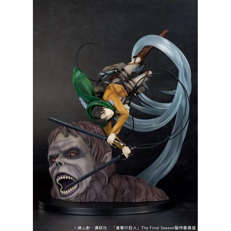 Attack on Titan statuette PVC 1/7 Levi vs Beast Titan Ver. 28 cm | 4582666820667