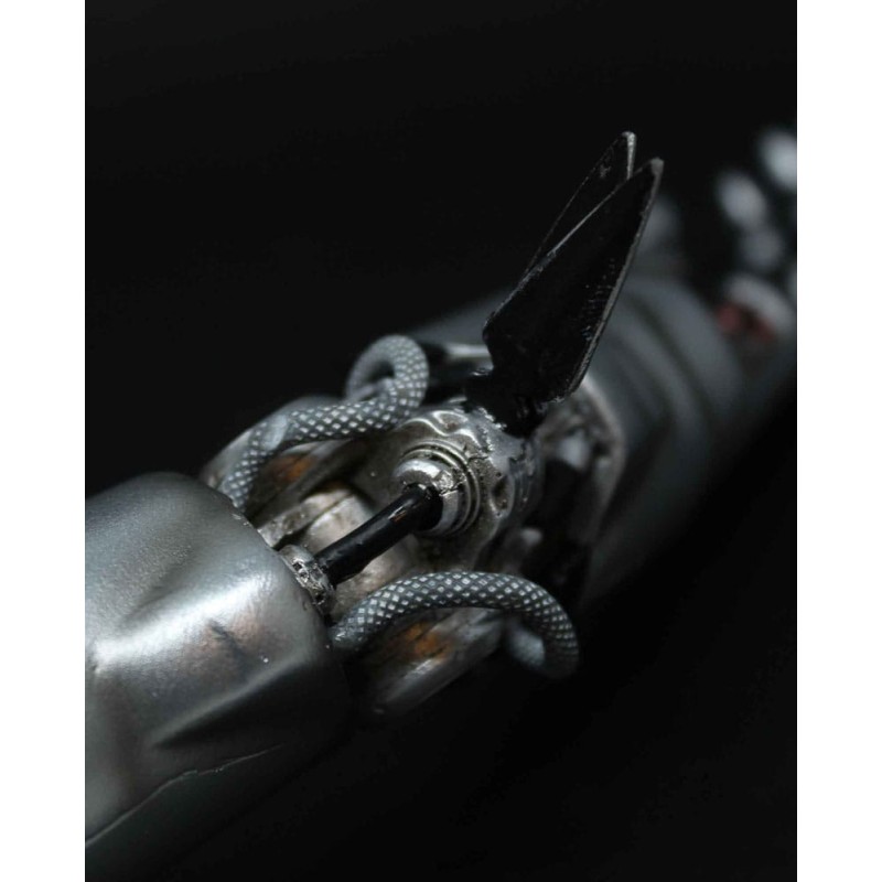 Cyberpunk: Edgerunners réplique Silverhand Arm 30 cm 